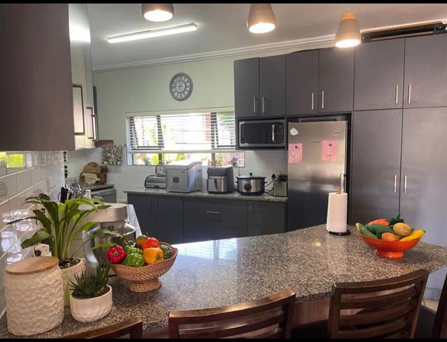 3 BEDROOM APARTMENT FOR SALE IN PALM LAKES ESTATE